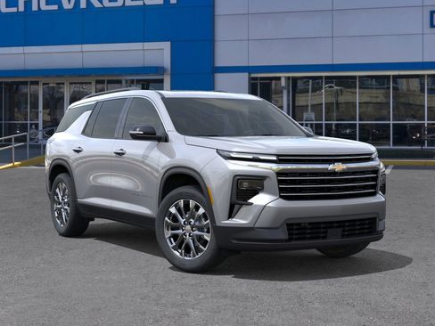New 2026 Chevrolet Traverse LT w/ Sun and Wheel Package image 7