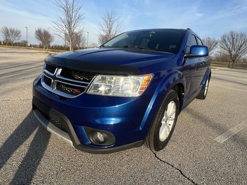Used 2015 Dodge Journey SXT w/ Flexible Seating Group image 1