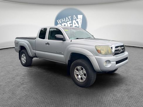 Used 2010 Toyota Tacoma 4x4 Access Cab V6 w/ TRD Off-Road Pkg image 1