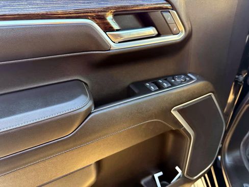 Used 2024 GMC Sierra 1500 SLE image 14