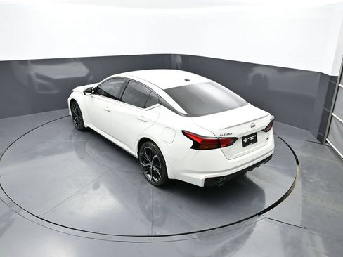 New 2026 Nissan Altima 2.5 SR AWD/4WD image 19