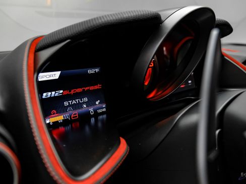 Used 2018 Ferrari 812 Superfast image 39