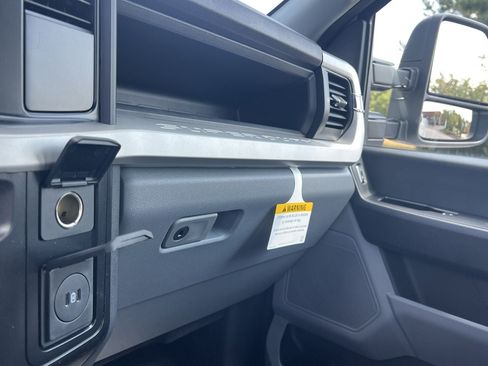 New 2026 Ford F250 XL w/ XL Chrome Package AWD/4WD image 7