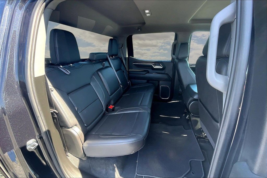Used 2025 GMC Sierra 1500 SLT RWD image 26
