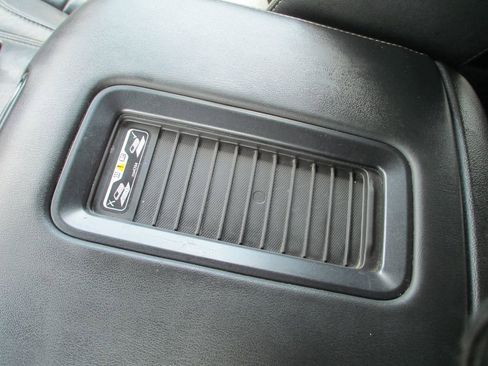 Used 2018 Chevrolet Tahoe Premier AWD/4WD image 33