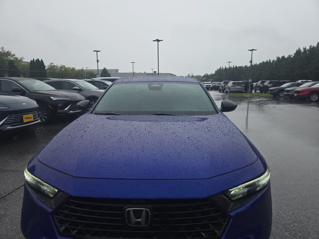 Used 2024 Honda Accord Sport image 3