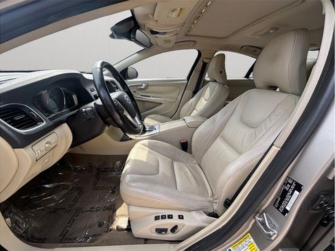 Used 2014 Volvo S60 T5 FWD image 2