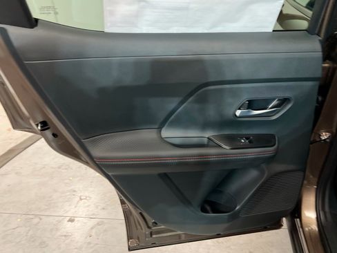 New 2025 Nissan Kicks SR image 18