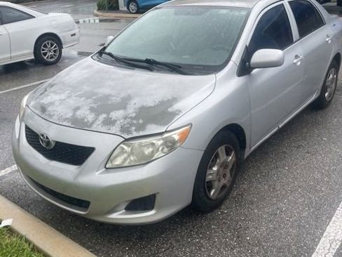Used 2010 Toyota Corolla LE image 1