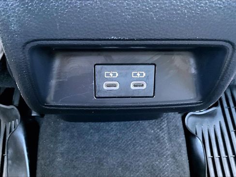 Used 2023 Toyota Corolla LE image 31