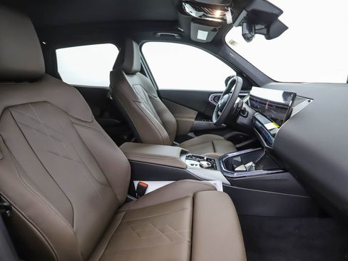 Used 2025 BMW X3 xDrive30i w/ Premium Package image 32