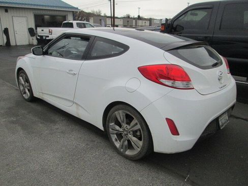 Used 2016 Hyundai Veloster w/ Option Group 02 image 2