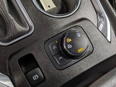 Used 2023 Chevrolet Traverse LT w/ LT Premium Package image 31