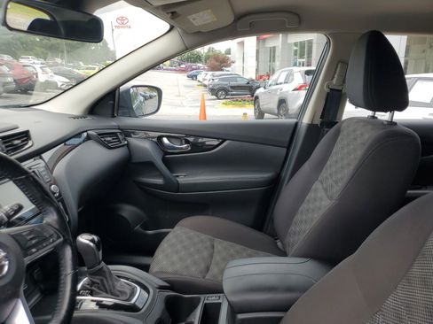 Used 2021 Nissan Rogue Sport SV FWD image 17