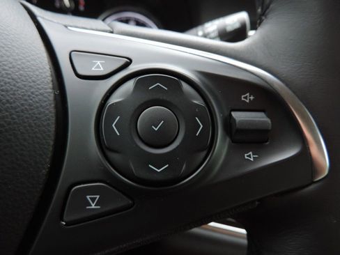 Used 2018 Buick Enclave Essence FWD image 29