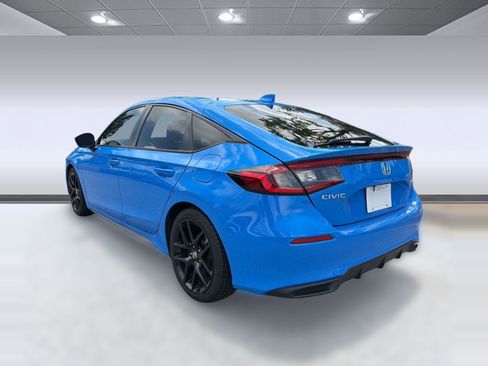 Used 2022 Honda Civic Sport image 3