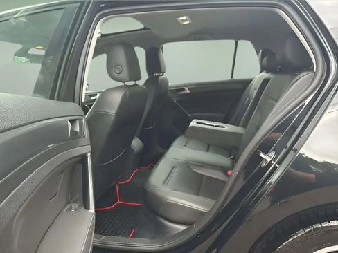 Used 2021 Volkswagen Golf 1.4T TSI Hatchback Sedan 4D image 40