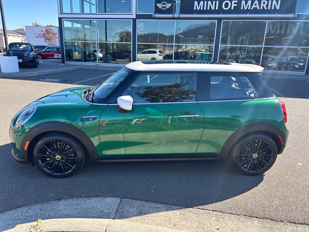 Used 2024 MINI Cooper SE FWD image 2