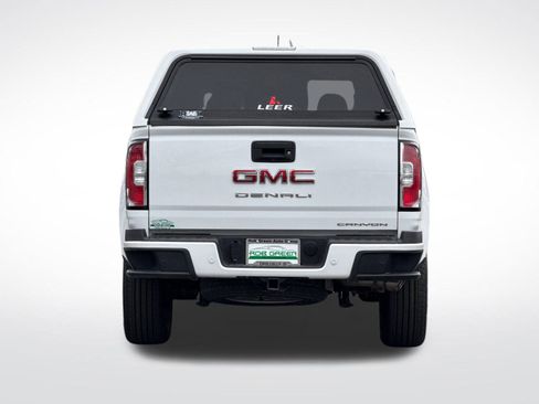 Used 2022 GMC Canyon Denali image 4