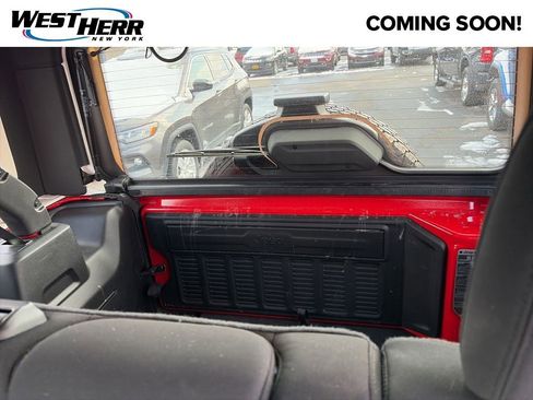 Used 2022 Jeep Wrangler Unlimited Sahara w/ Cold Weather Group image 7