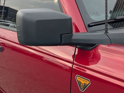 Used 2025 Ford Bronco Badlands image 10