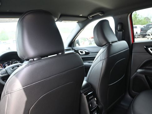 New 2026 Jeep Compass Latitude image 22