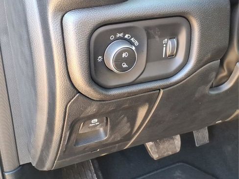 New 2026 RAM 1500 Express AWD/4WD image 19