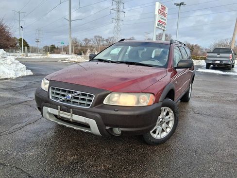 Used 2005 Volvo XC70 image 1