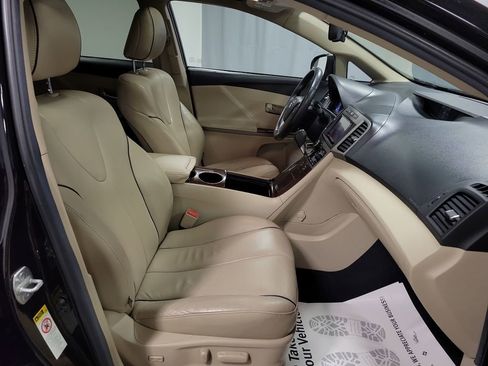 Used 2013 Toyota Venza XLE w/ XLE Premium Pkg image 26