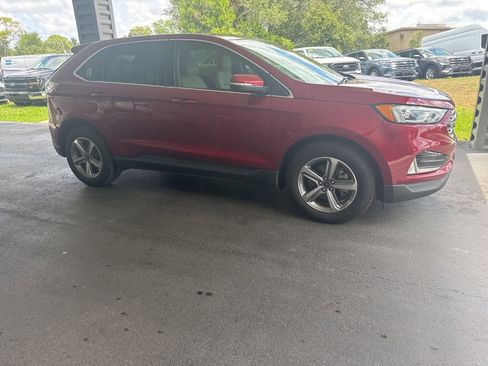 Used 2019 Ford Edge SEL w/ Equipment Group 201A FWD image 2
