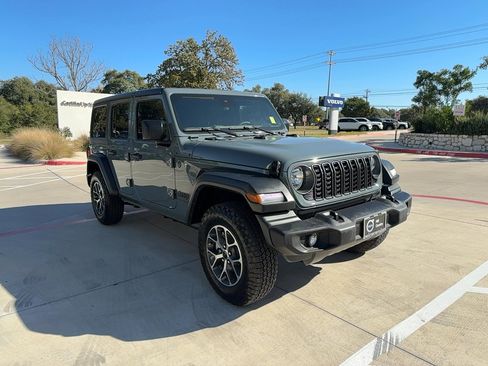 Used 2024 Jeep Wrangler Sport image 7