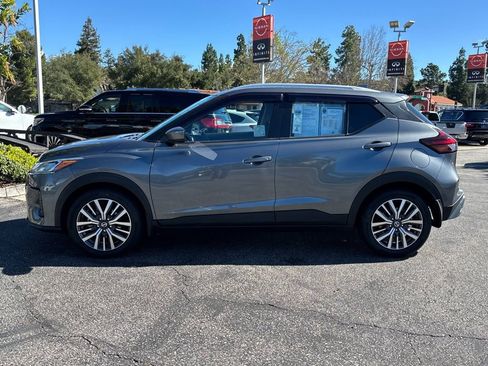 Used 2021 Nissan Kicks SV image 7