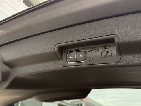 Used 2021 Ford Explorer XLT w/ Equipment Group 202A image 41