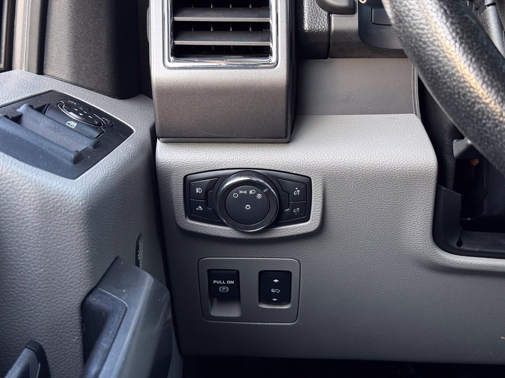 Used 2016 Ford F150 XLT w/ Equipment Group 302A Luxury AWD/4WD image 36