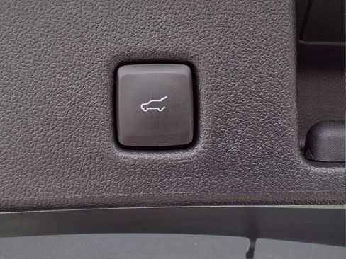 Used 2025 Ford Escape ST-Line w/ Tech Pack #1 AWD/4WD image 8