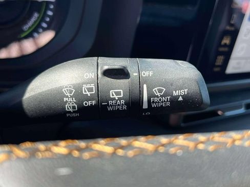 Used 2024 Jeep Wrangler Unlimited Sahara AWD/4WD image 17