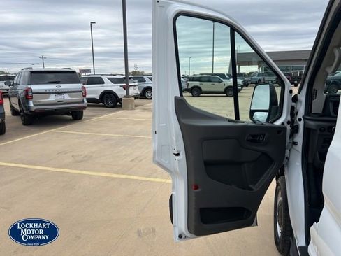 Used 2023 Ford Transit 250 148 High Roof Extended image 9