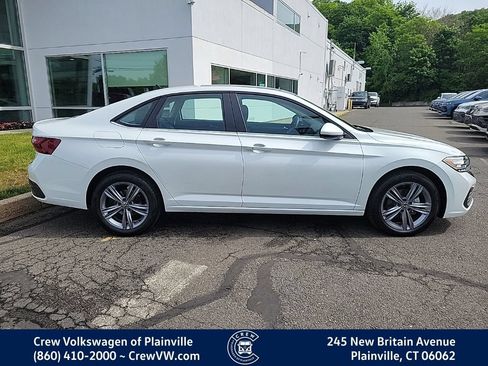Certified 2023 Volkswagen Jetta SE w/ Panoramic Sunroof Package FWD image 35