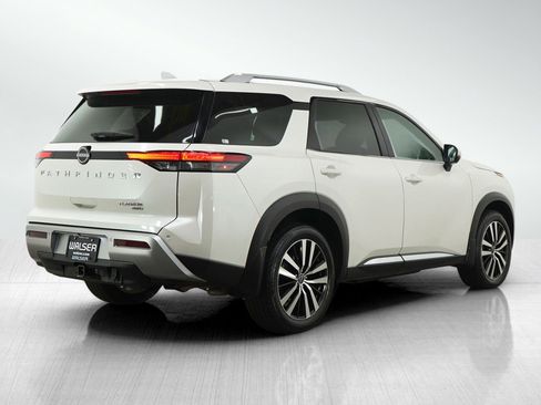 Used 2024 Nissan Pathfinder Platinum AWD/4WD image 5