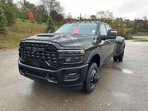 Used 2025 RAM 3500 Limited image 8