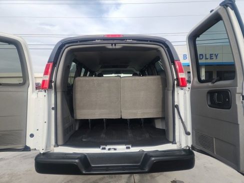 Used 2020 GMC Savana 2500 LS w/ Driver Convenience Package image 33