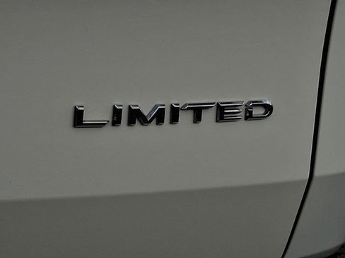 Used 2024 Toyota Grand Highlander Limited image 32