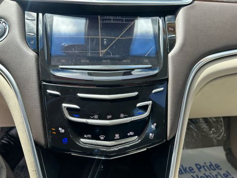 Used 2013 Cadillac XTS Premium AWD/4WD image 21