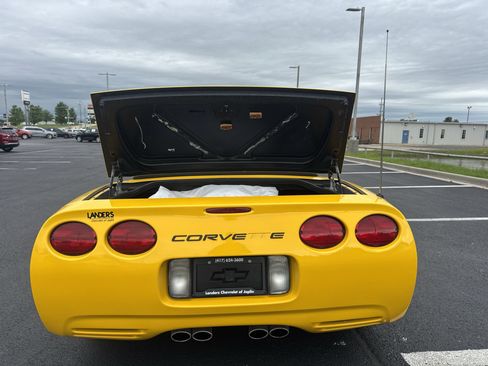 Used 2001 Chevrolet Corvette Convertible w/ Preferred Equipment Group2 RWD image 22
