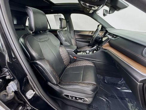 Used 2022 Jeep Grand Cherokee Summit w/ Luxury Tech Group V image 30