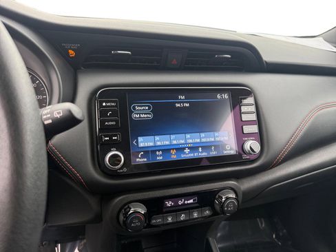 Used 2024 Nissan Kicks SR image 12