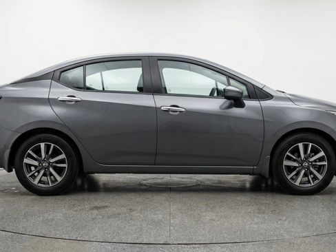 Used 2025 Nissan Versa SV FWD image 11
