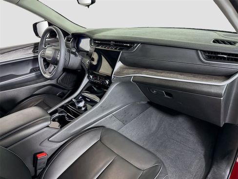 Used 2023 Jeep Grand Cherokee Limited image 22