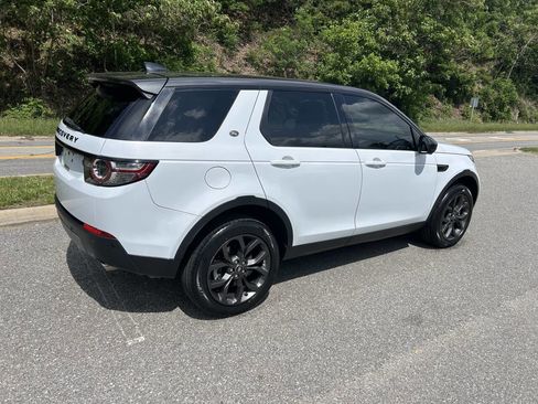 Used 2019 Land Rover Discovery Sport HSE AWD/4WD image 7