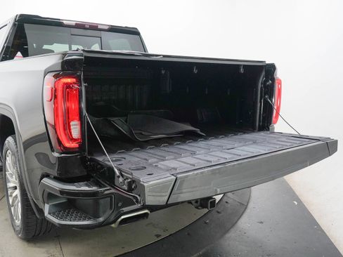 Used 2019 GMC Sierra 1500 Denali w/ Denali Ultimate Package AWD/4WD image 9
